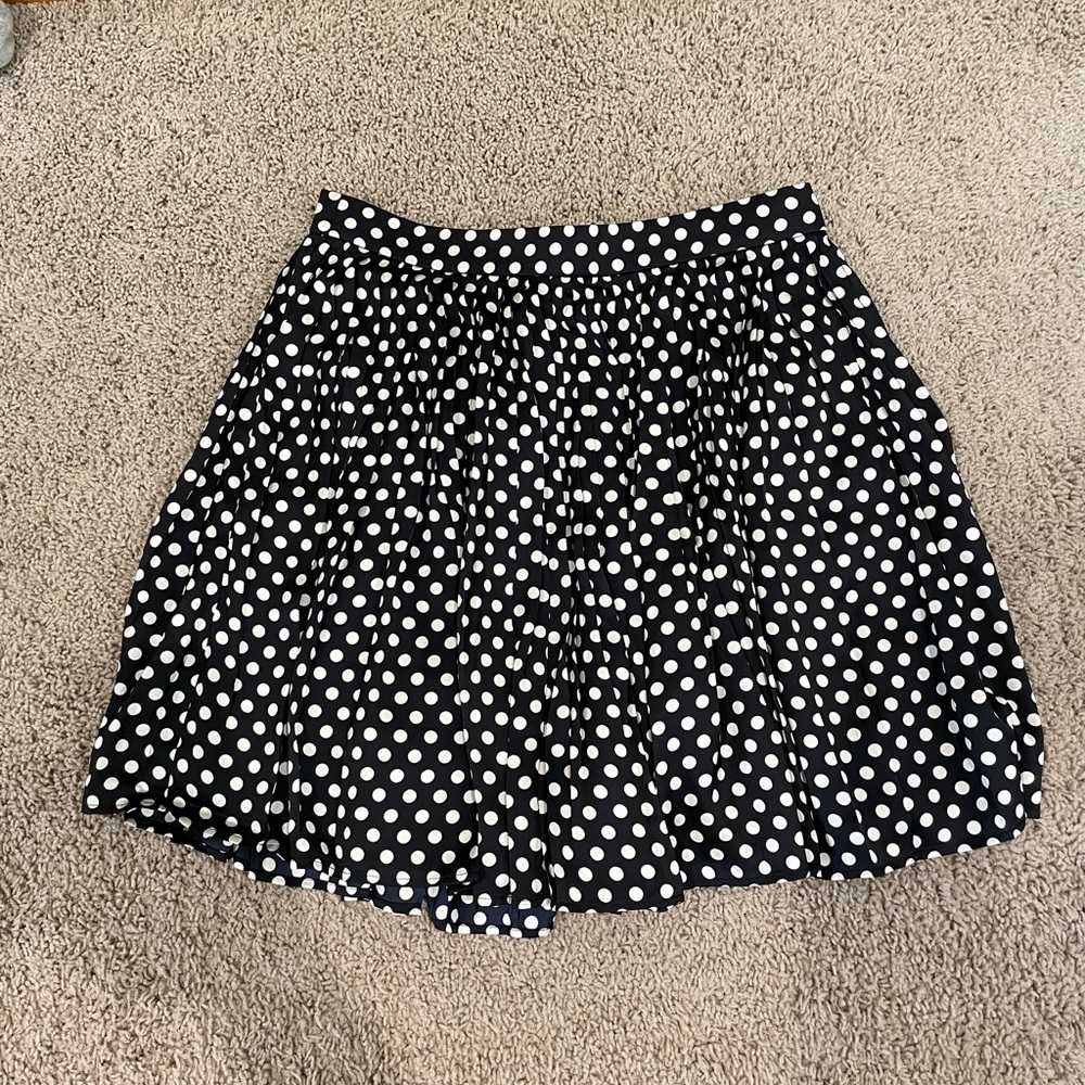 J. Crew Polka Dot Pleated Skirt. Size 6. Black and white. NWT